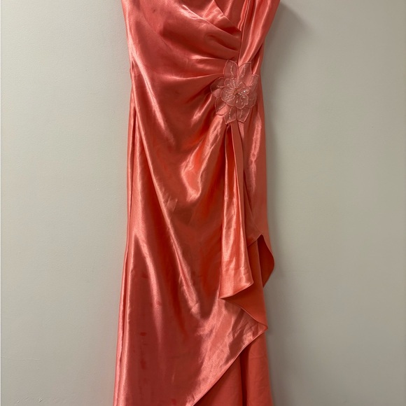 Jessica McClintock Dresses & Skirts - Jessica McClintock Asymmetrical Coral Dress with Floral Accent